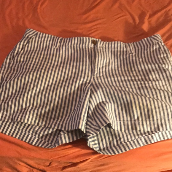 GAP Pants - Gap size 16 city shorts